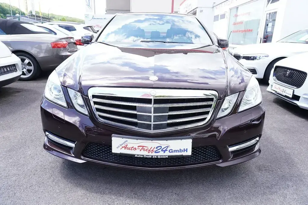 Gebraucht Mercedes E300 AMG line 252 PS (185 kW) 2012 Braun Limousine