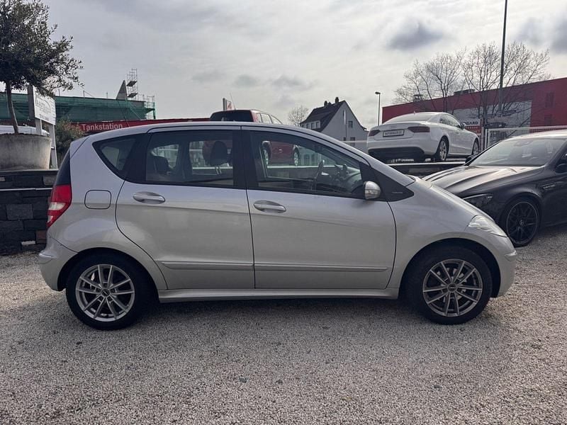 Gebraucht Mercedes A180 Elegance 109 PS (80 kW) 2008 Silber Limousine