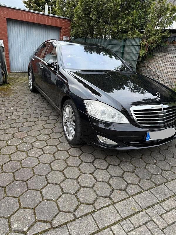 Schwarz Gebraucht 2007 Mercedes S500 Limousine | 9.600 € (Fairer Preis) - Bild 1/4
