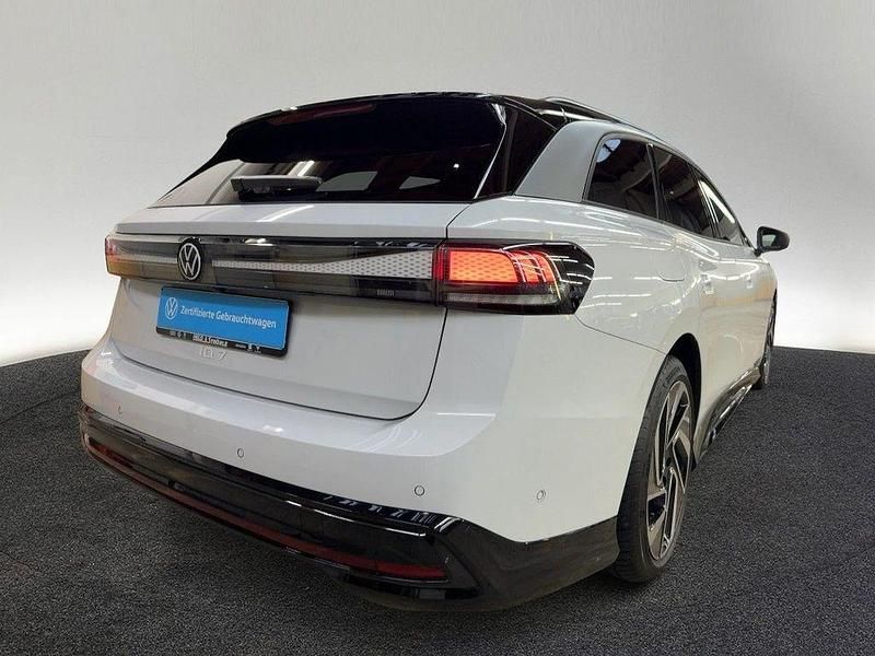 Gebraucht VW ID.7 Pro 210 kW (286 PS) 2025 Gletscherweiß metallic Kombi