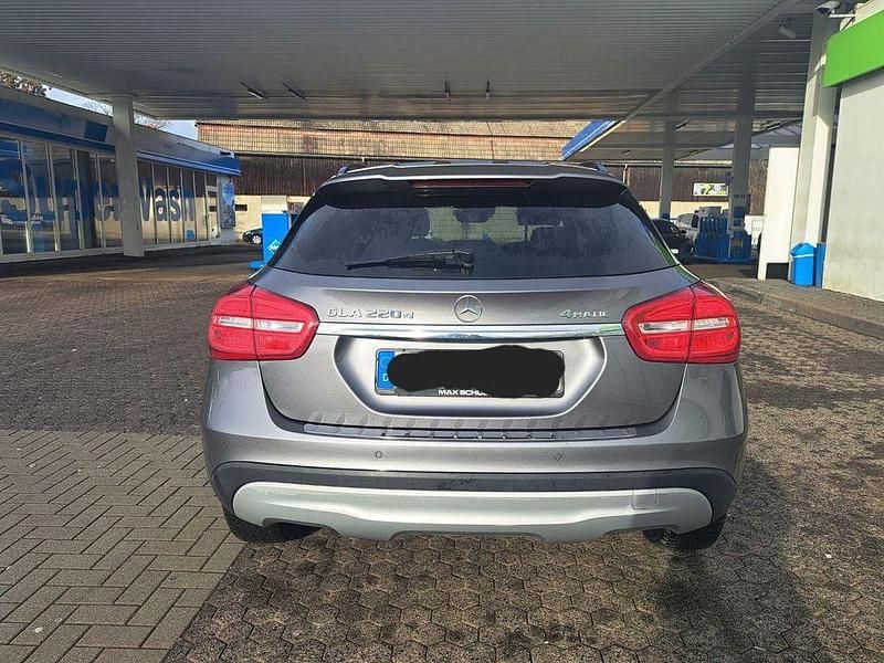 Gebraucht Mercedes CLA220 177 PS (130 kW) 2016 Grau Limousine