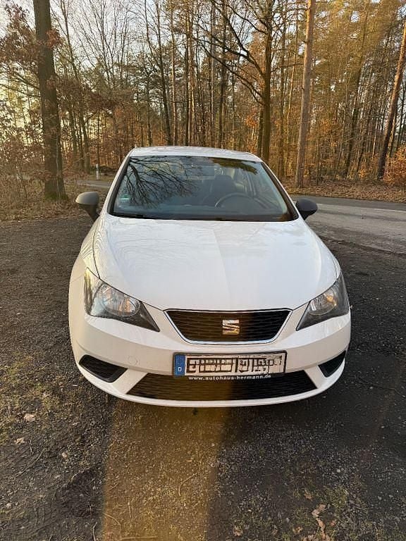 Weiß Gebraucht 2014 Seat Ibiza SC Style Kleinwagen | 4.400 € (Fairer Preis) - Bild 1/4