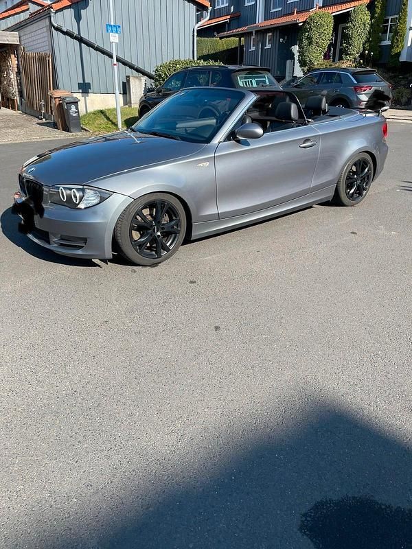 Gebraucht BMW 123 Cabriolet 204 PS (150 kW) 2009 Grau Cabrio