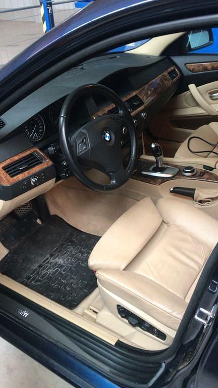 Gebraucht BMW 530 272 PS (200 kW) 2007 Blau Kombi