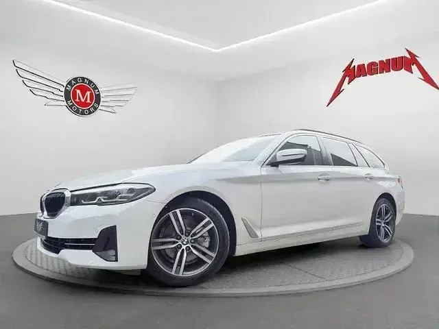 Gebraucht BMW 520 Performance 190 PS (139 kW) 2022 Weiss Kombi