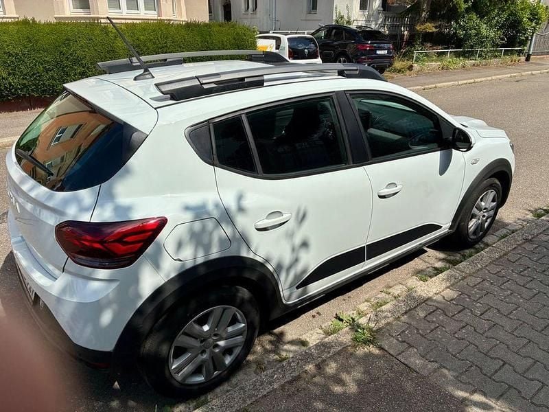 Gebraucht Dacia Sandero Expression 101 PS (74 kW) 2023 Weiß Kleinwagen