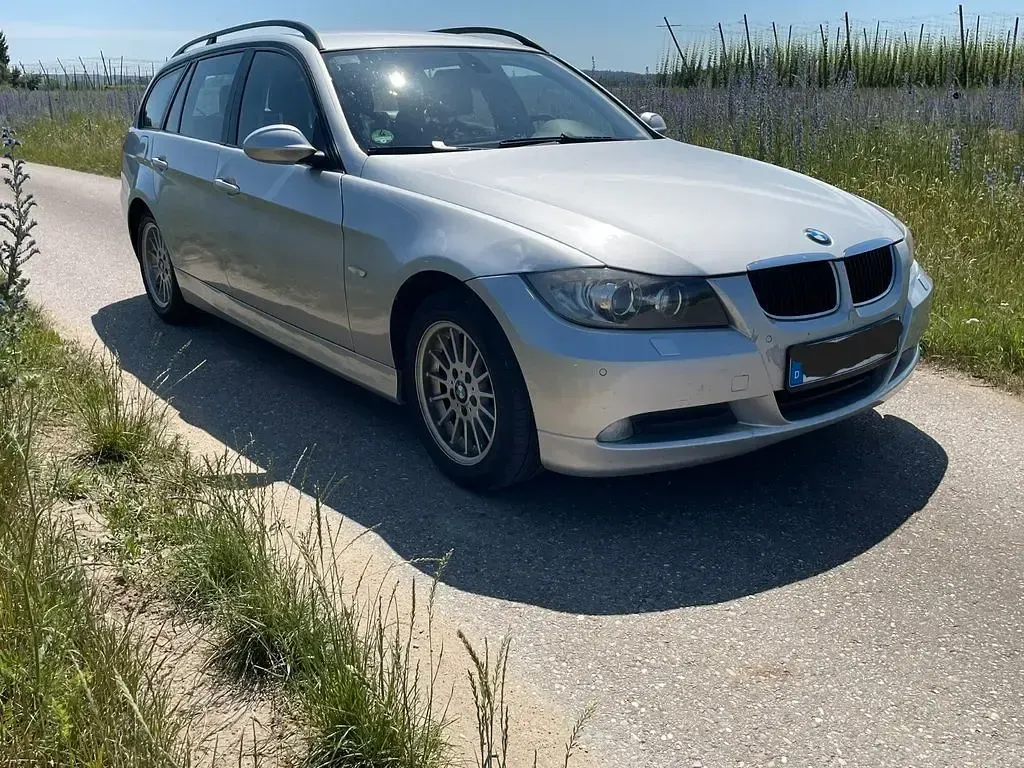 Gebraucht BMW 320 177 PS (130 kW) 2008 Silber Kombi