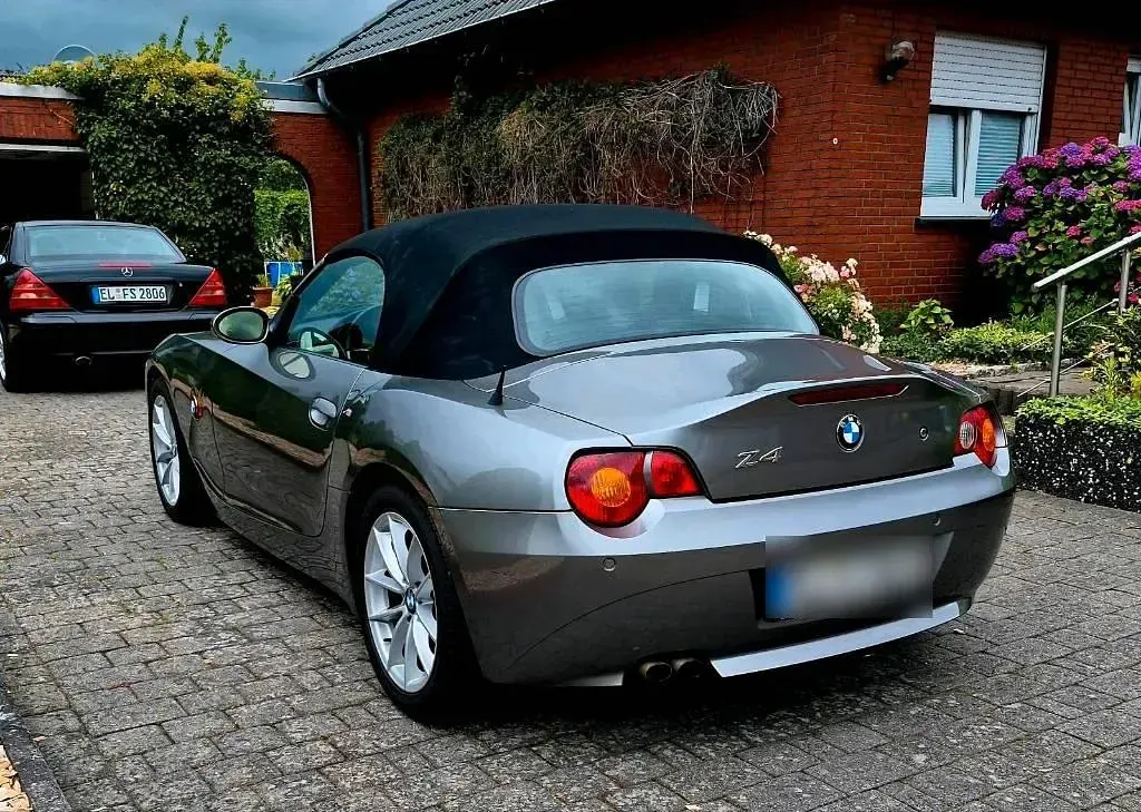 Gebraucht BMW Z4 170 PS (125 kW) 2005 Grau Cabrio