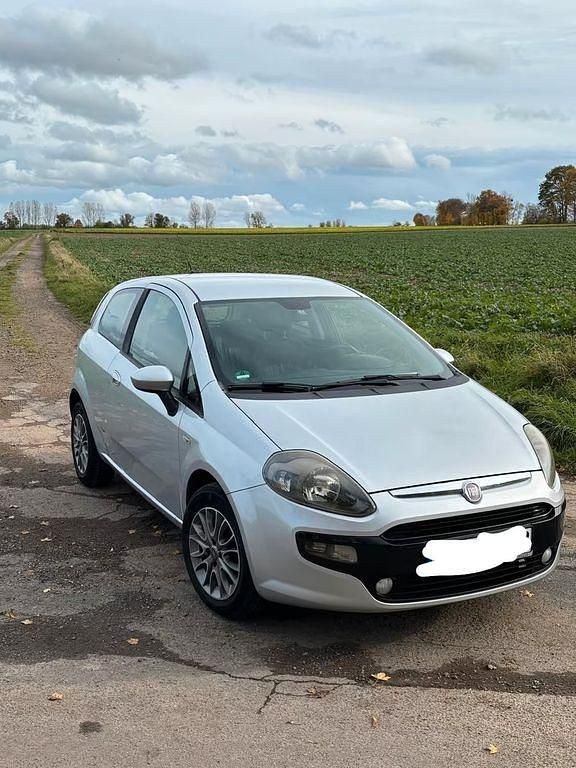 Silber Gebraucht 2012 Fiat Punto Evo Active Kleinwagen | 3.100 € (Fairer Preis) - Bild 1/4
