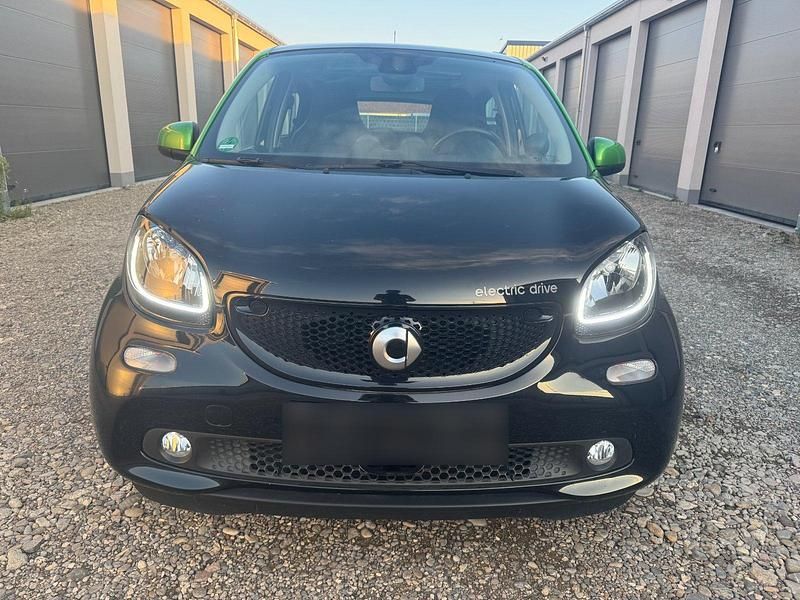 Gebraucht Smart ForFour Electric Drive 60 kW (82 PS) 2017 Schwarz Kleinwagen
