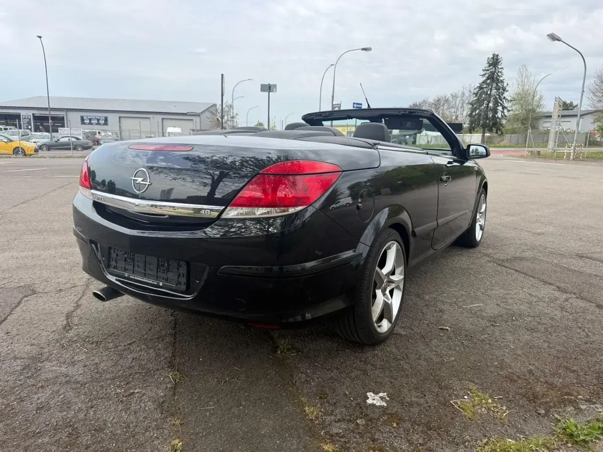 Gebraucht Opel Astra Cabriolet 140 PS (102 kW) 2008 Schwarz Cabrio