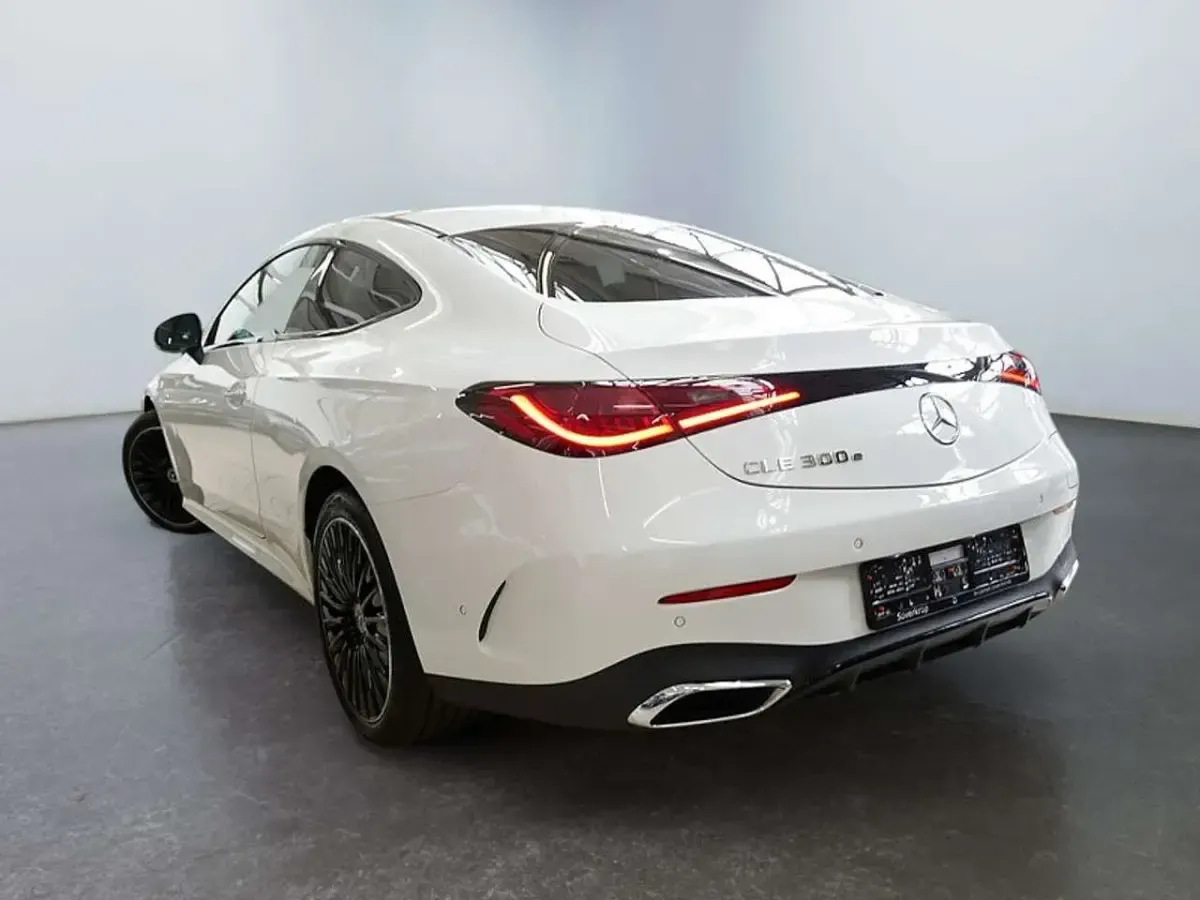 Gebraucht Mercedes CLE300 Premium 204 PS (150 kW) 2025 Weiß Coupé