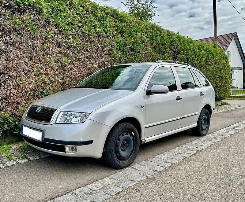 Silber Gebraucht 2002 Skoda Fabia Elegance Kombi | 1.000 € (Guter Preis) - Bild 1/4