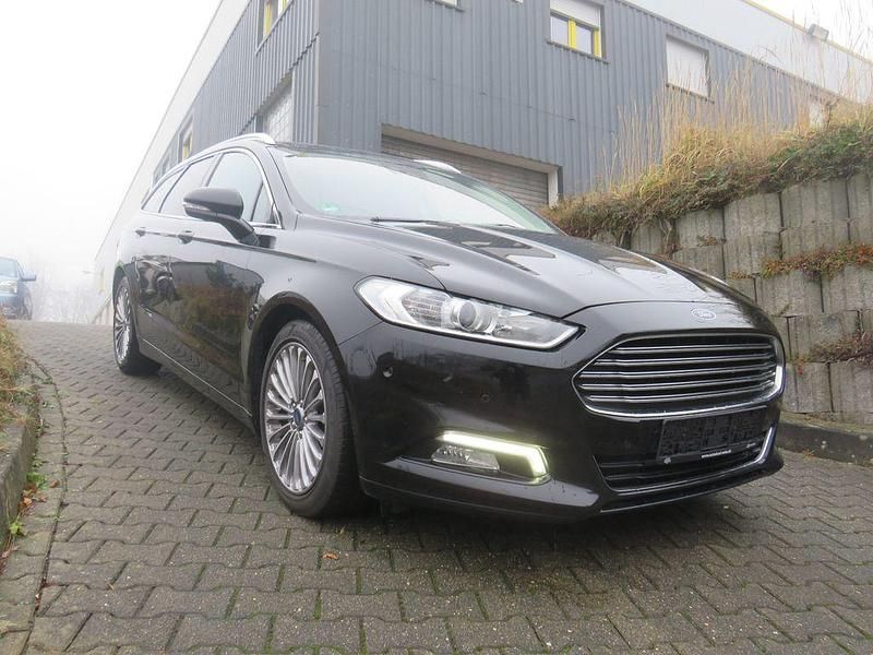 Schwarz Gebraucht 2017 Ford Mondeo Titanium Limousine | 7.900 € (Superpreis) - Bild 1/4