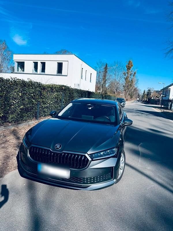 Gebraucht Skoda Superb Selection 150 PS (110 kW) 2024 Grau Kombi