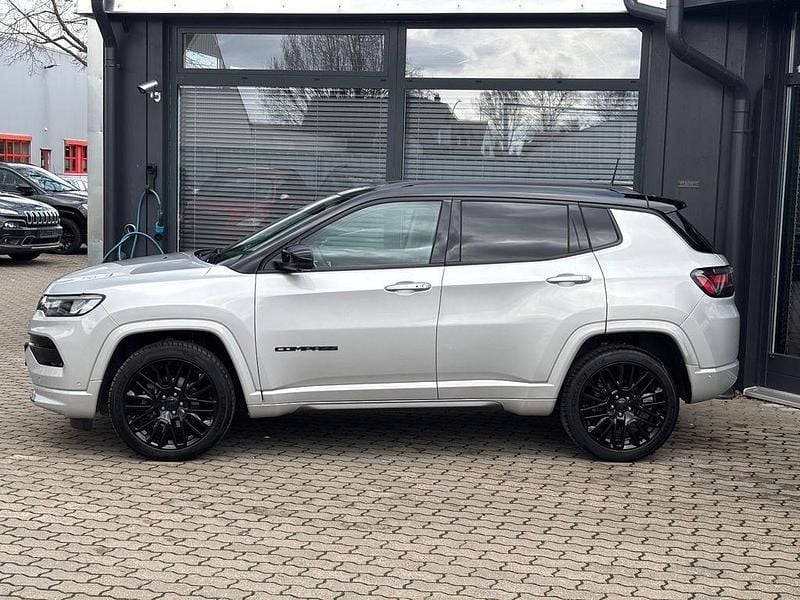 Gebraucht Jeep Compass 131 PS (96 kW) 2023 Glacier (metallic) SUV