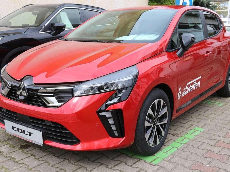 Gebraucht Mitsubishi Colt Plus 67 PS (49 kW) 2024 Rot Kleinwagen