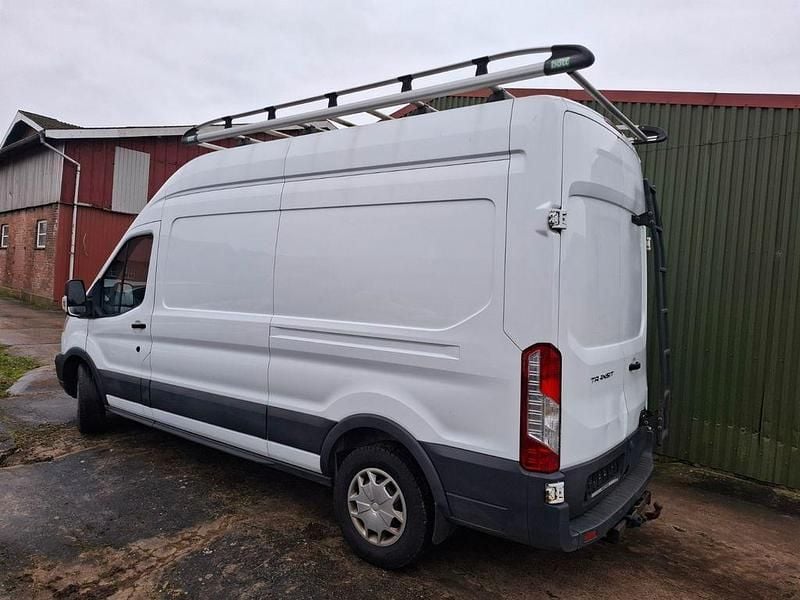 Second-hand Ford Transit 131 CP (96 kW) 2018 Alb Monovolum