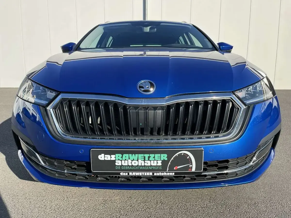 Gebraucht Skoda Octavia Style 204 PS (150 kW) 2021 Raceblau Kombi