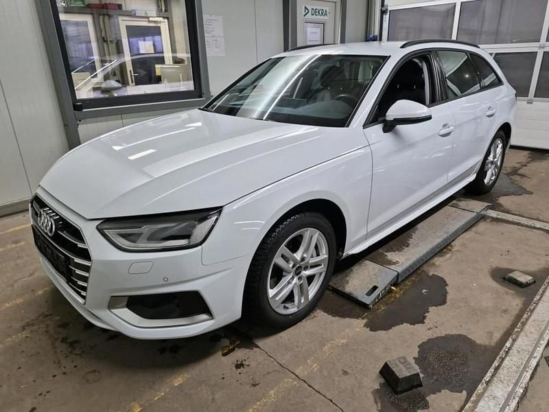 Gebraucht Audi A4 Advanced Plus 204 PS (150 kW) 2023 Gletscherweiß (metallic) Kombi