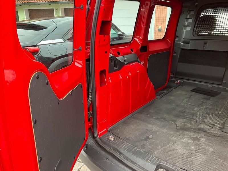 Gebraucht VW Caddy 75 PS (55 kW) 2021 Rot Van / Kleinbus