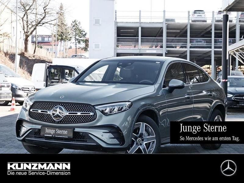 Gebraucht Mercedes GLC450 AMG 367 PS (269 kW) 2024 Verdesilber metallic Coupé