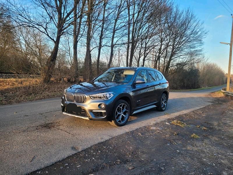 Grau Gebraucht 2017 BMW X1 Comfort Edition SUV | 16.999 € (Guter Preis) - Bild 1/4