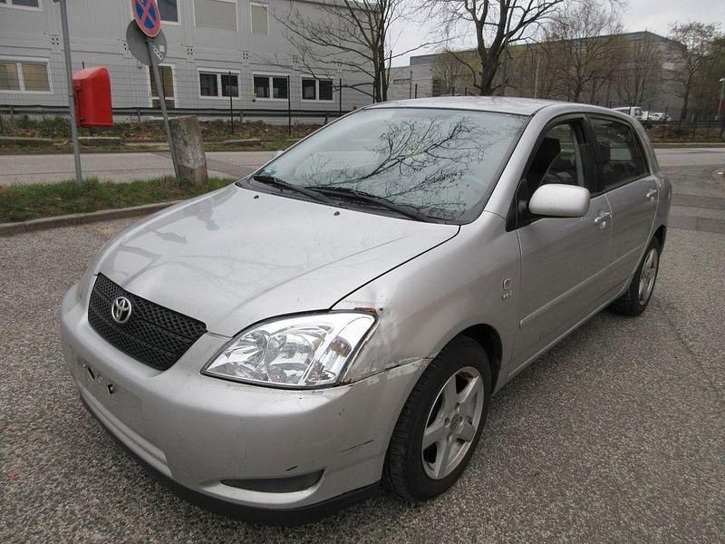 Gebraucht Toyota Corolla 110 PS (80 kW) 2002 Silber Limousine