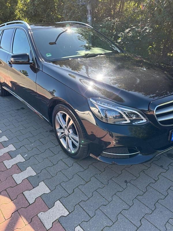 Gebraucht Mercedes E300 Elegance 231 PS (169 kW) 2013 Schwarz Kombi