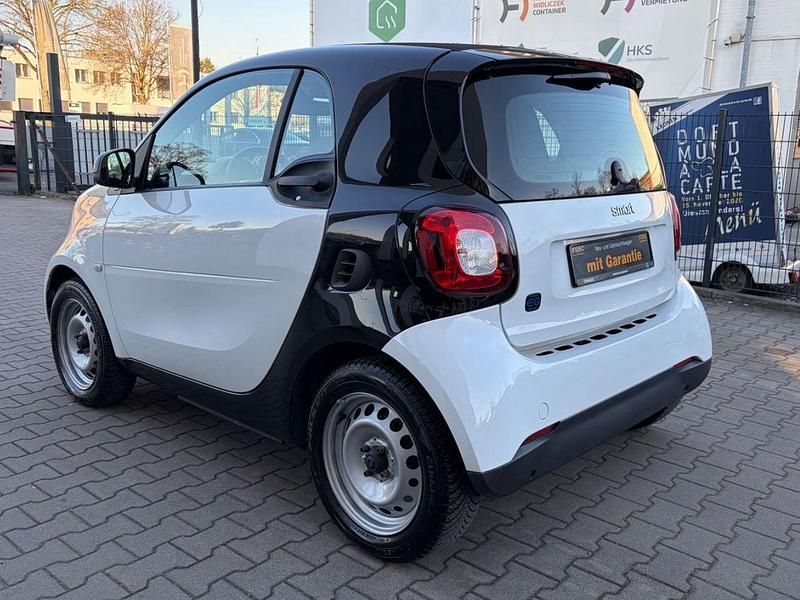 Gebraucht Smart ForTwo Coupé 60 kW (82 PS) 2023 Schwarz Coupé