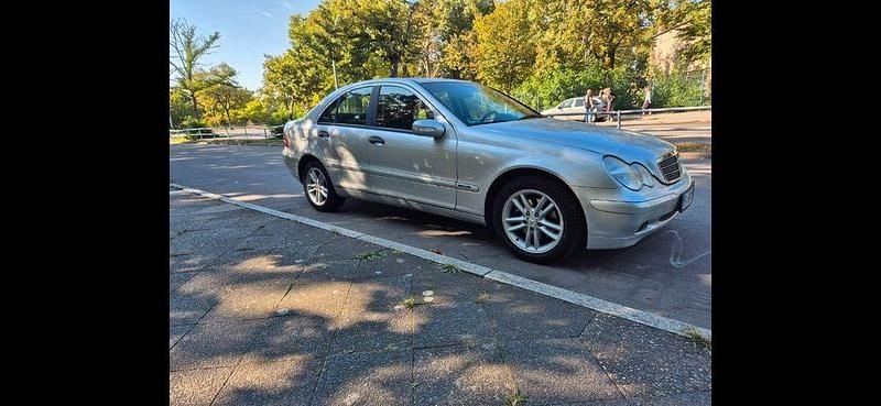 Silber Gebraucht 2000 Mercedes C200 Classic Limousine | 2.200 € (Superpreis) - Bild 1/4