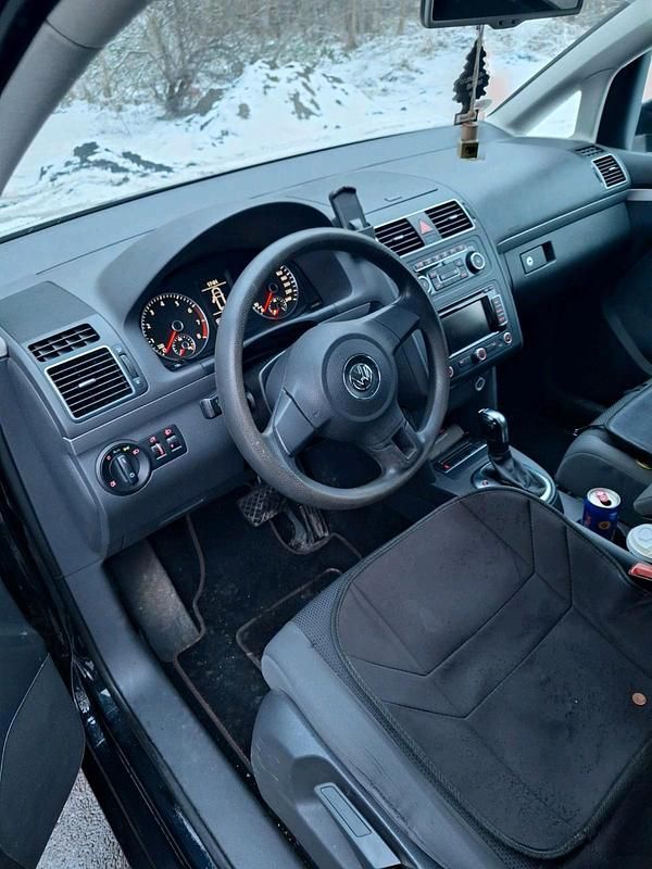 Gebraucht VW Touran 140 PS (102 kW) 2011 Schwarz Van / Kleinbus