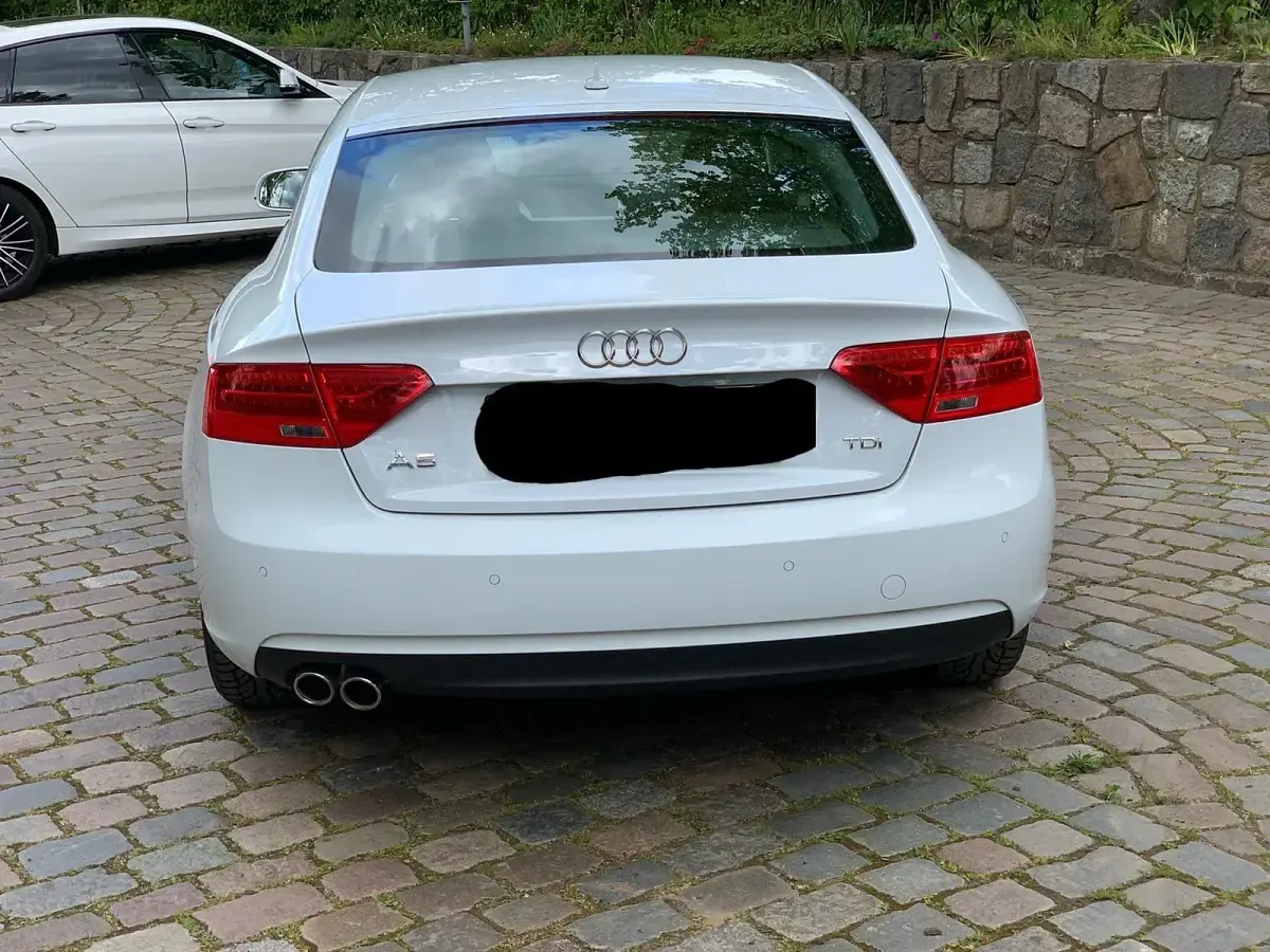 Gebraucht Audi A5 Design 136 PS (100 kW) 2015 Weiß Coupé
