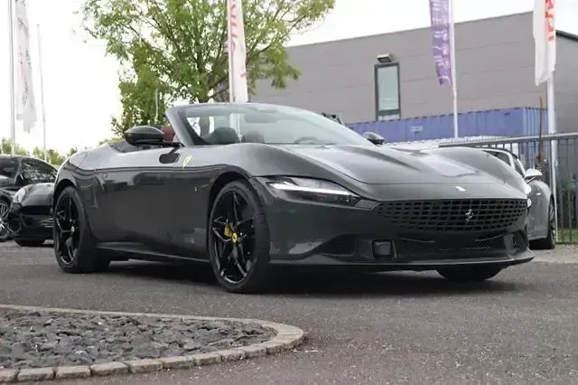 Gebraucht Ferrari Roma 620 PS (456 kW) 2024 Grigio scuro Coupé