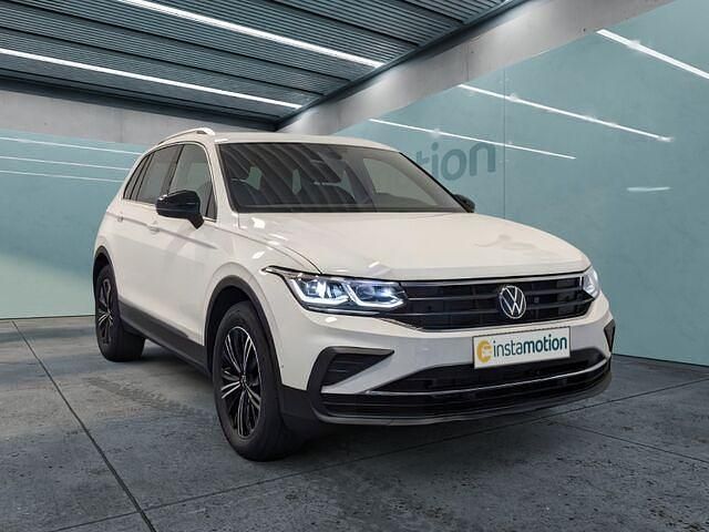 Weiß Gebraucht 2023 VW Tiguan Move SUV | 34.340 € (Teuer) - Bild 1/2