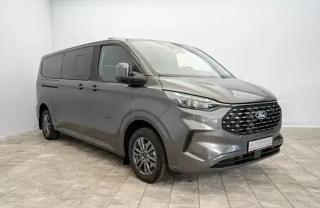 Używany Ford Tourneo Custom Titanium 2025 Szary Van