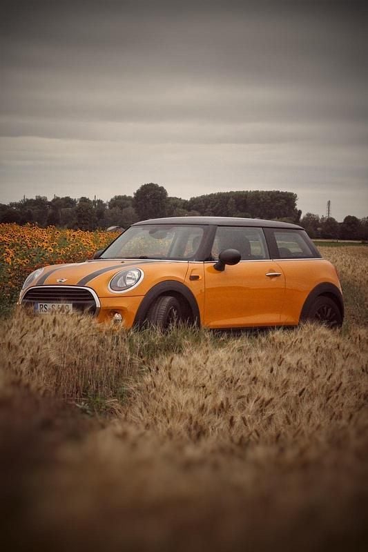 Orange Gebraucht 2015 Mini ONE Kleinwagen | 9.700 € - Bild 1/4