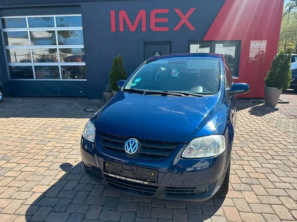 Second-hand VW Fox 54 CP (39 kW) 2008 Albastru Hatchback