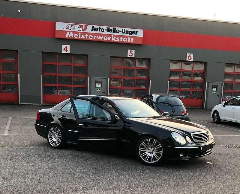 Schwarz Gebraucht 2005 Mercedes E280 Avantgarde Limousine | 1.800 € (Superpreis) - Bild 1/4