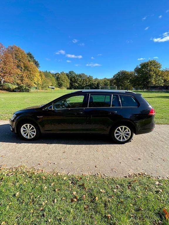 Schwarz Gebraucht 2016 VW Golf VII LOUNGE Kombi | 8.499 € (Superpreis) - Bild 1/4