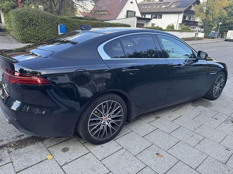 Gebraucht Jaguar XE R-Dynamic 250 PS (183 kW) 2019 Schwarz Limousine