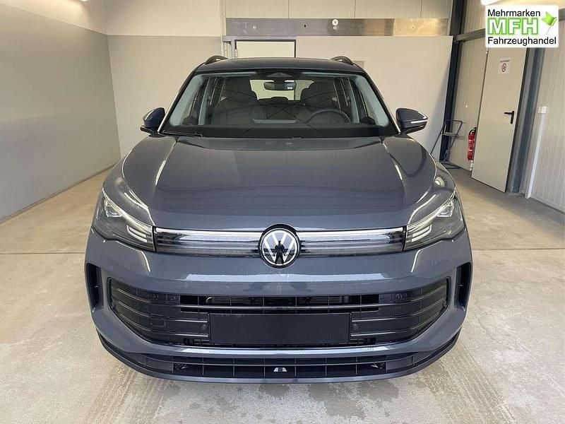 Neu VW Tiguan 131 PS (96 kW) 2025 [b0b0] delfingrau metallic SUV