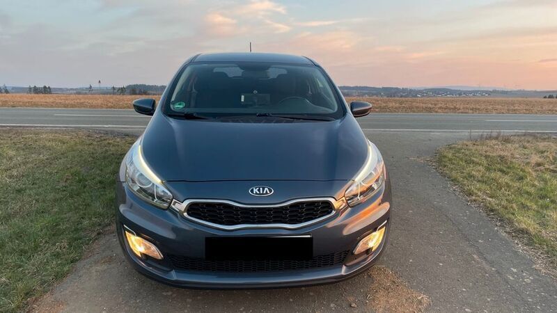 Blau Gebraucht 2013 Kia ProCeed Edition 7 Kleinwagen | 5.800 € (Superpreis) - Bild 1/4