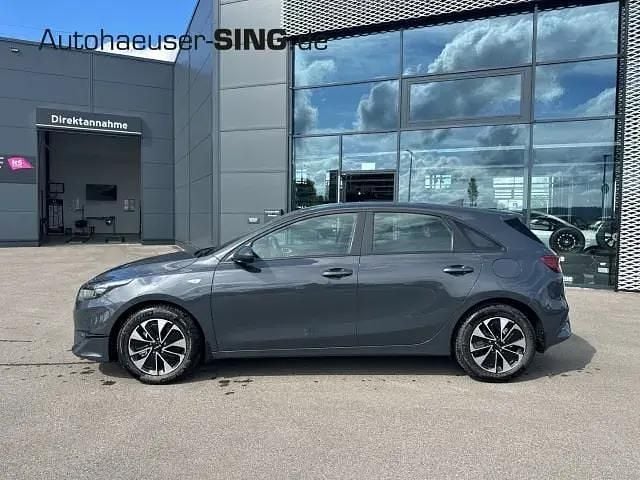 Uusi Kia Ceed 101 HP (74 kW) 2025 Harmaa Viistoperä