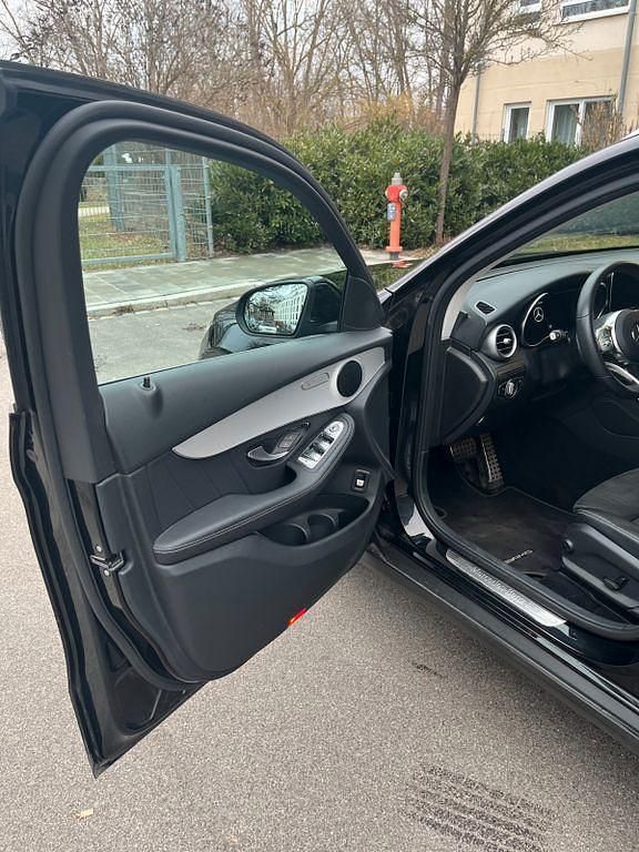 Gebraucht Mercedes GLC300 AMG line 245 PS (180 kW) 2020 Schwarz SUV