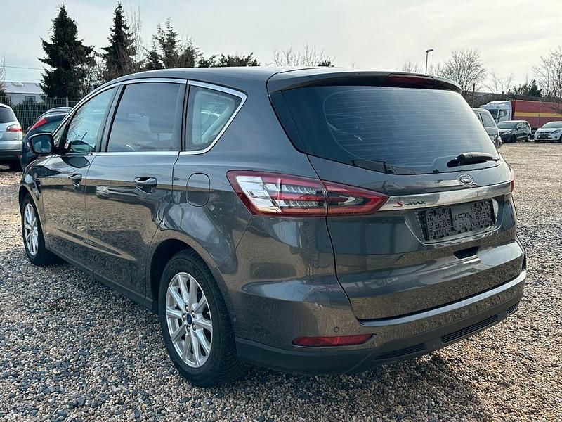 Gebraucht Ford S-MAX Titanium 150 PS (110 kW) 2015 Grau Van / Kleinbus