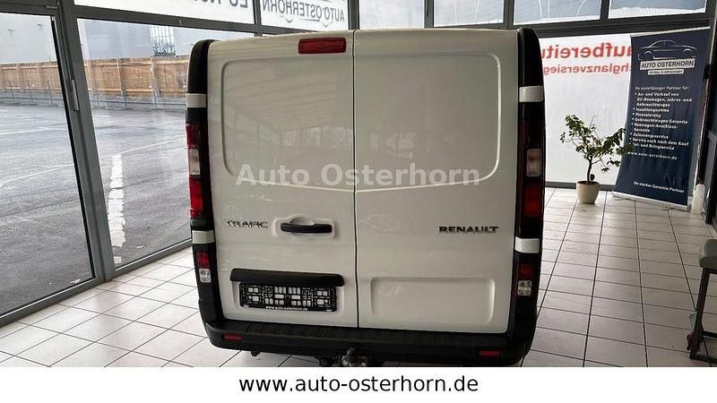 Gebraucht Renault Trafic Komfort 121 PS (88 kW) 2019 Weiß Van / Kleinbus