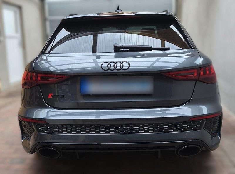 Gebraucht Audi RS3 Ambiente 400 PS (294 kW) 2023 Grau Limousine