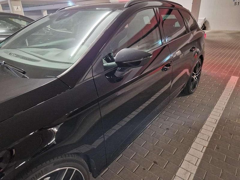 Schwarz Gebraucht 2019 Seat Leon ST Kombi | 26.500 € - Bild 1/4