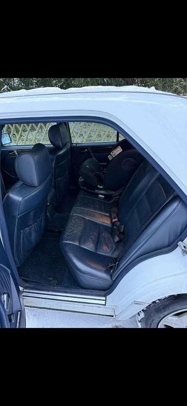 Gebraucht Mercedes 230 132 PS (97 kW) 1991 Weiß